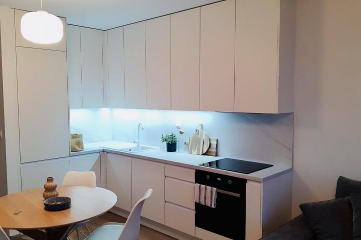 Biela laminát / mramor levanto biely / laserová hrana | Moderný štýl / Bratislava